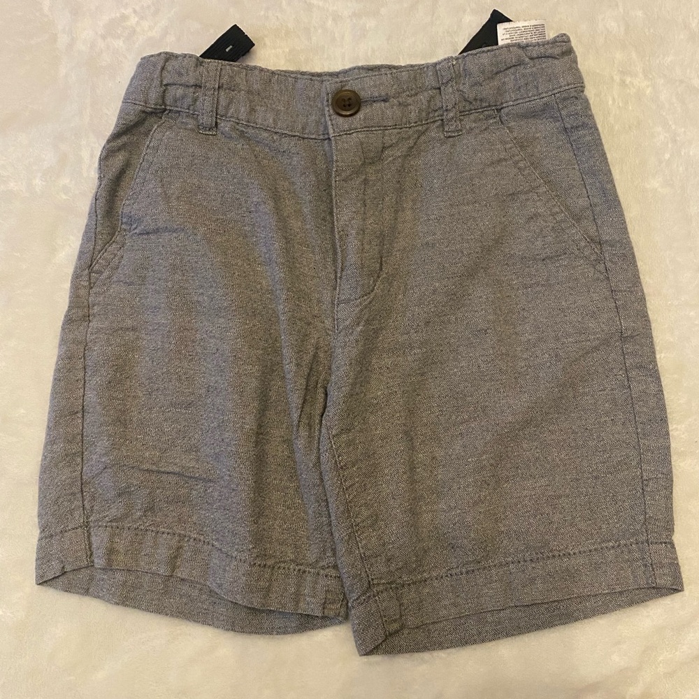 Old Navy Boys’ gray shorts. Size 6.